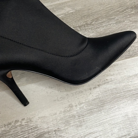 NIB INC Zetef Black Fabric Pointed Toe Sock Ankle Boots 10 - Picture 5 of 7